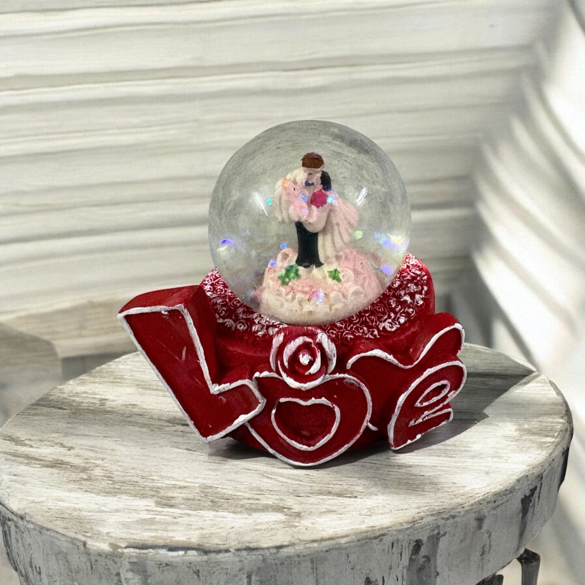 Polyresin Love Figurine Showpiece with Light | Manual Snow Globe ❄️✨ - The Gears
