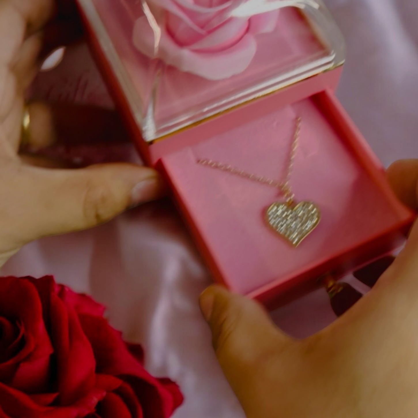 Rose Flower Gift Box with Hidden Heart Diamond Necklace | Valentine’s Day Gift 💎💝 - The Gears